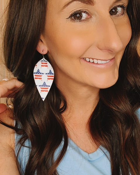 Star Pattern White Pinched Feather Earrings